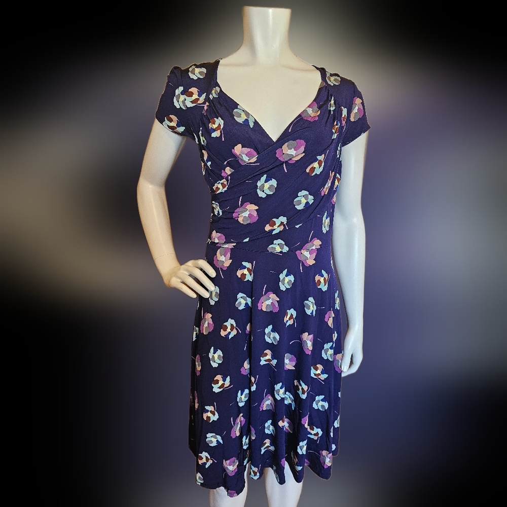 💛 9. Leota Size Large Floral Dress